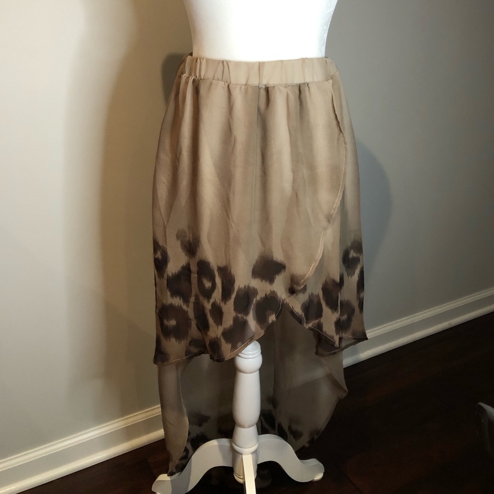 Cute leopard print high low skirt
